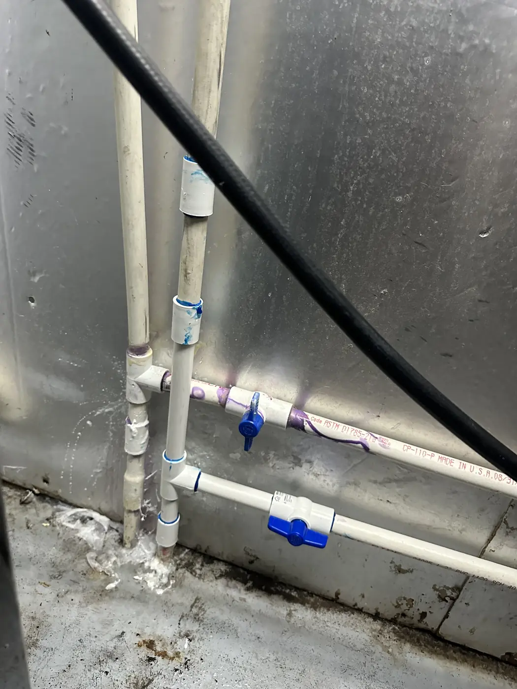 Broken tee replaced on a supply line